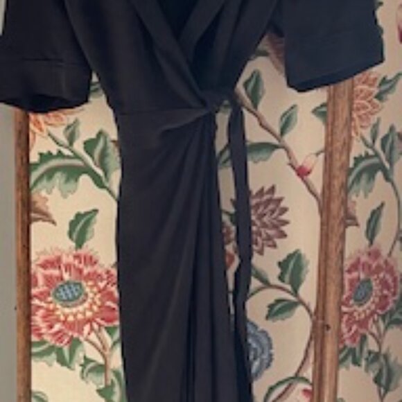 Equipment Silk Wraparound dress - Picture 2 of 4